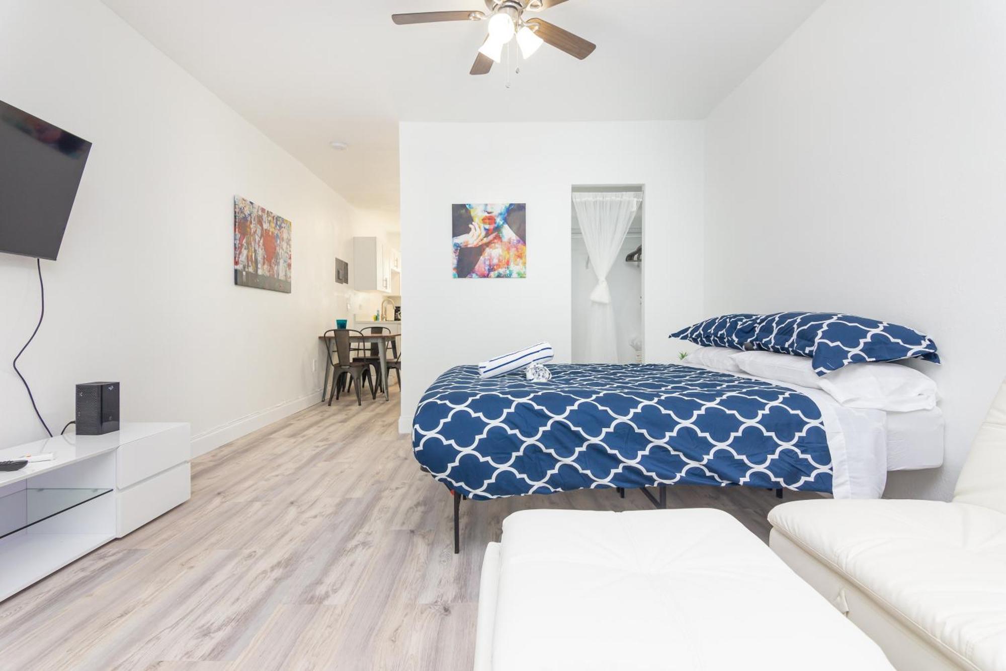 Ocean Drive Deco Apt W/2 Queen Beds, Steps 2 Beach マイアミビーチ エクステリア 写真
