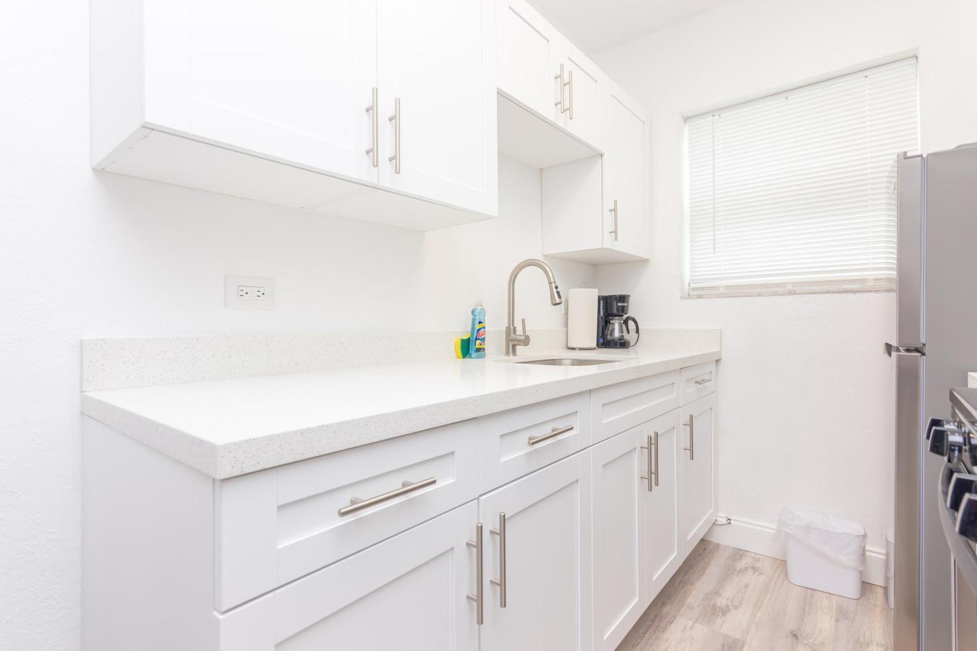 Ocean Drive Deco Apt W/2 Queen Beds, Steps 2 Beach マイアミビーチ エクステリア 写真