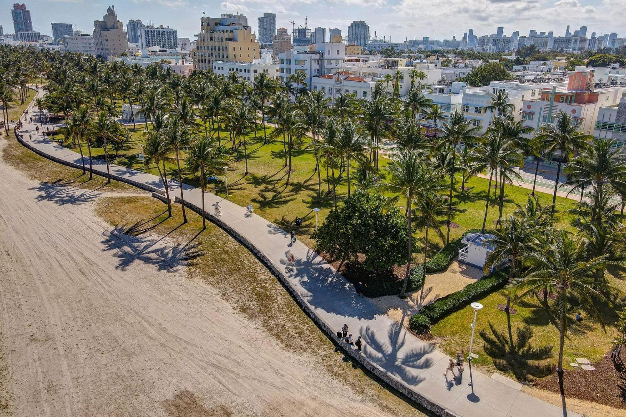 Ocean Drive Deco Apt W/2 Queen Beds, Steps 2 Beach マイアミビーチ エクステリア 写真