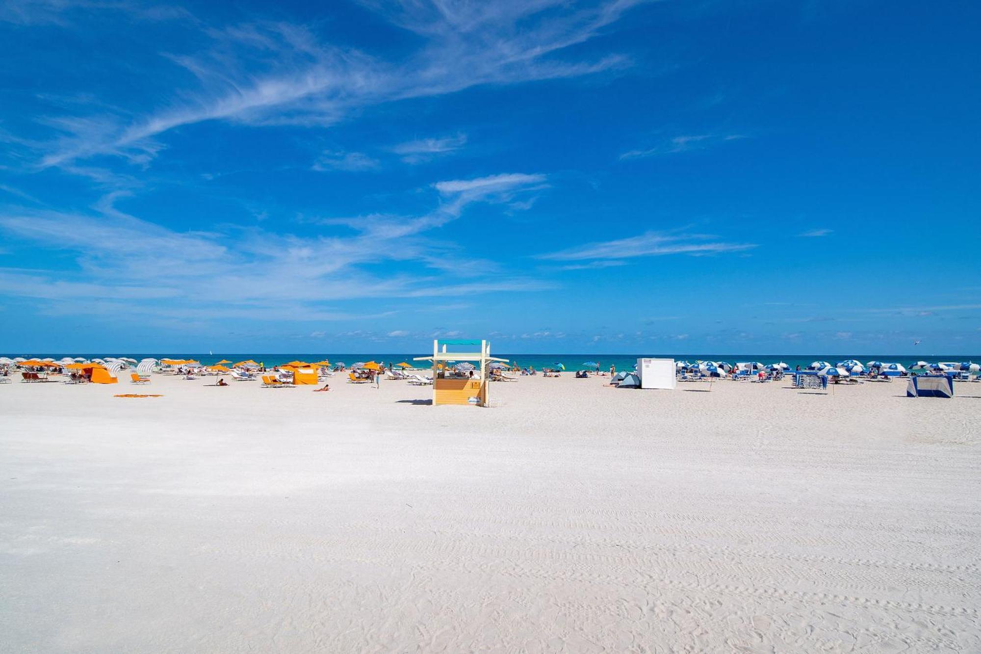Ocean Drive Deco Apt W/2 Queen Beds, Steps 2 Beach マイアミビーチ エクステリア 写真