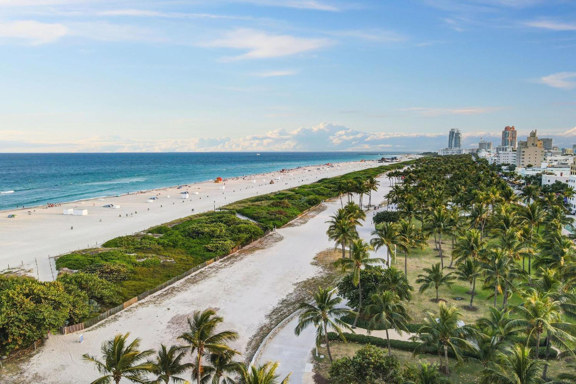 Ocean Drive Deco Apt W/2 Queen Beds, Steps 2 Beach マイアミビーチ エクステリア 写真