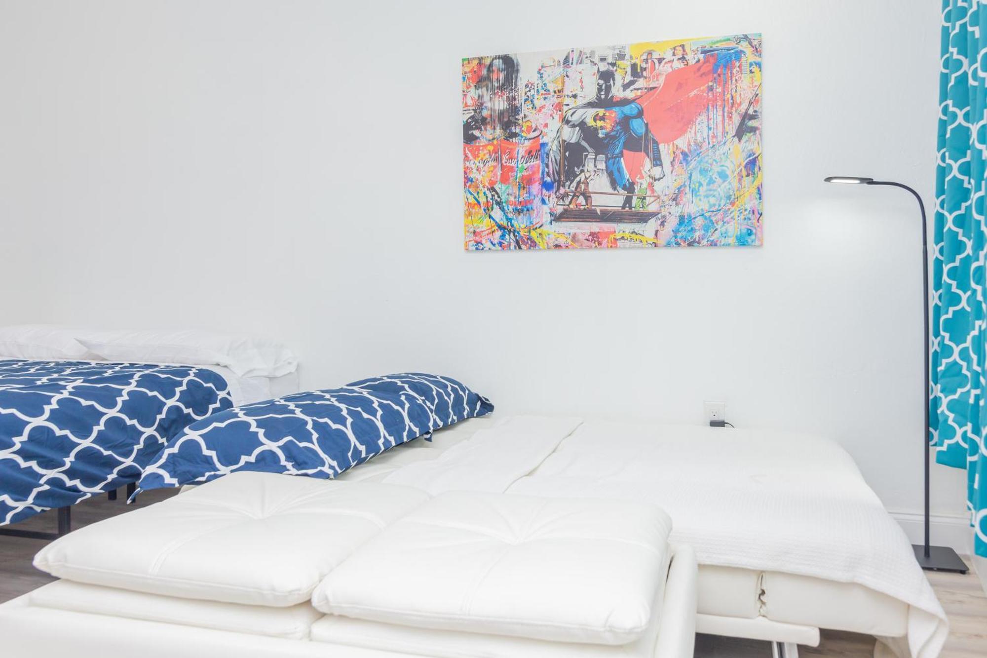 Ocean Drive Deco Apt W/2 Queen Beds, Steps 2 Beach マイアミビーチ エクステリア 写真