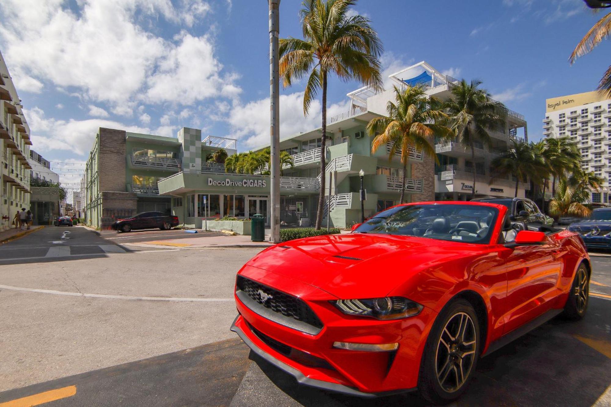 Ocean Drive Deco Apt W/2 Queen Beds, Steps 2 Beach マイアミビーチ エクステリア 写真