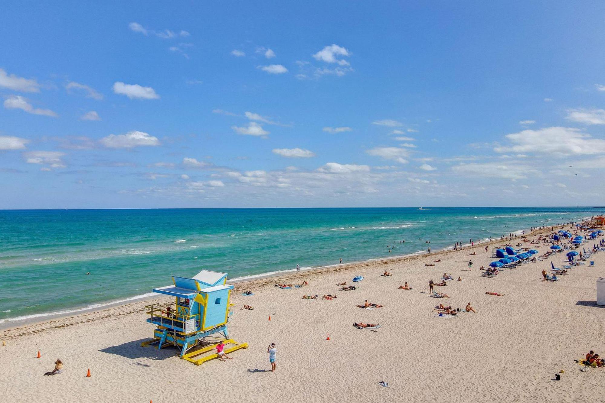 Ocean Drive Deco Apt W/2 Queen Beds, Steps 2 Beach マイアミビーチ エクステリア 写真