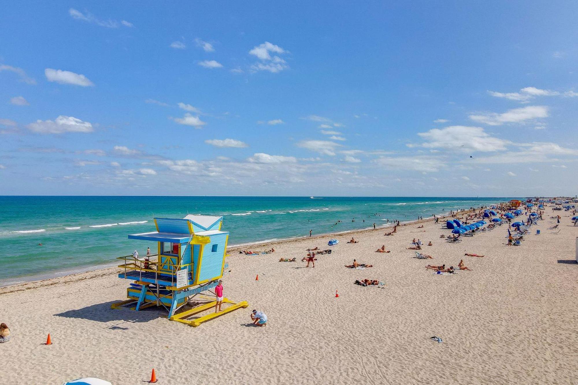 Ocean Drive Deco Apt W/2 Queen Beds, Steps 2 Beach マイアミビーチ エクステリア 写真